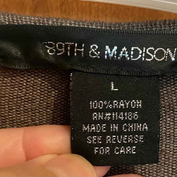 89th & Madison large gray open ruffle sweater - Picture 6 of 7